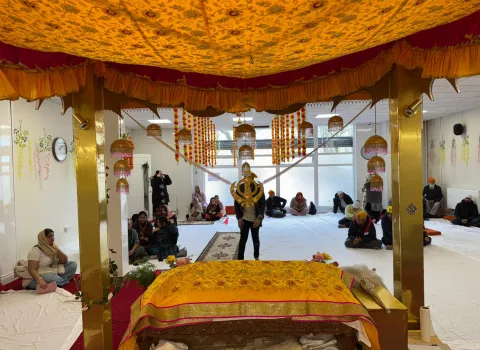 Illustrated guide for first-time visitors to a Sikh gurdwara in Belfast